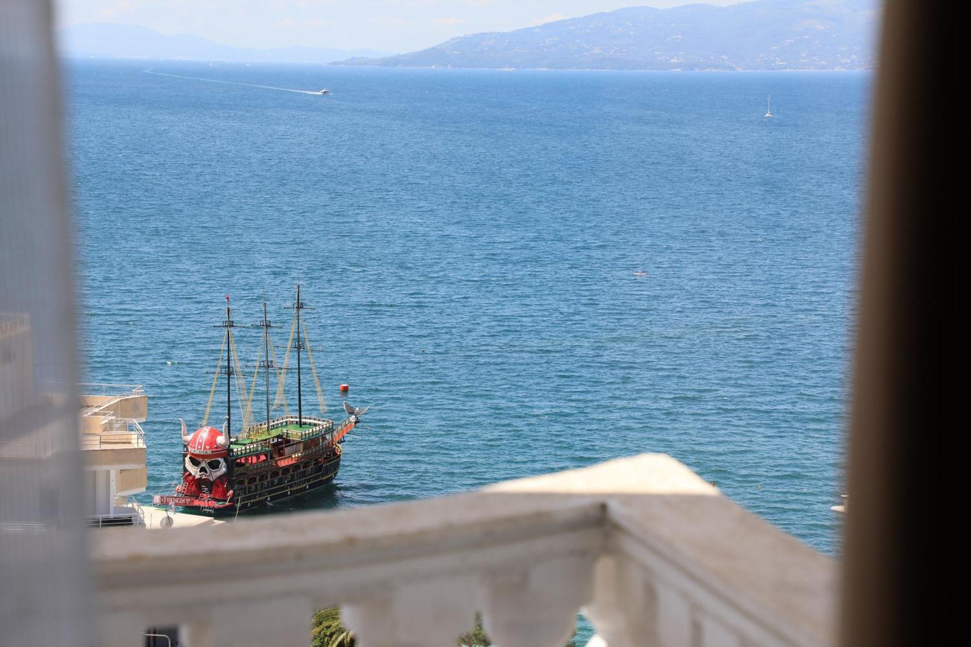 Saranda Apartaments Meta Bagian luar foto