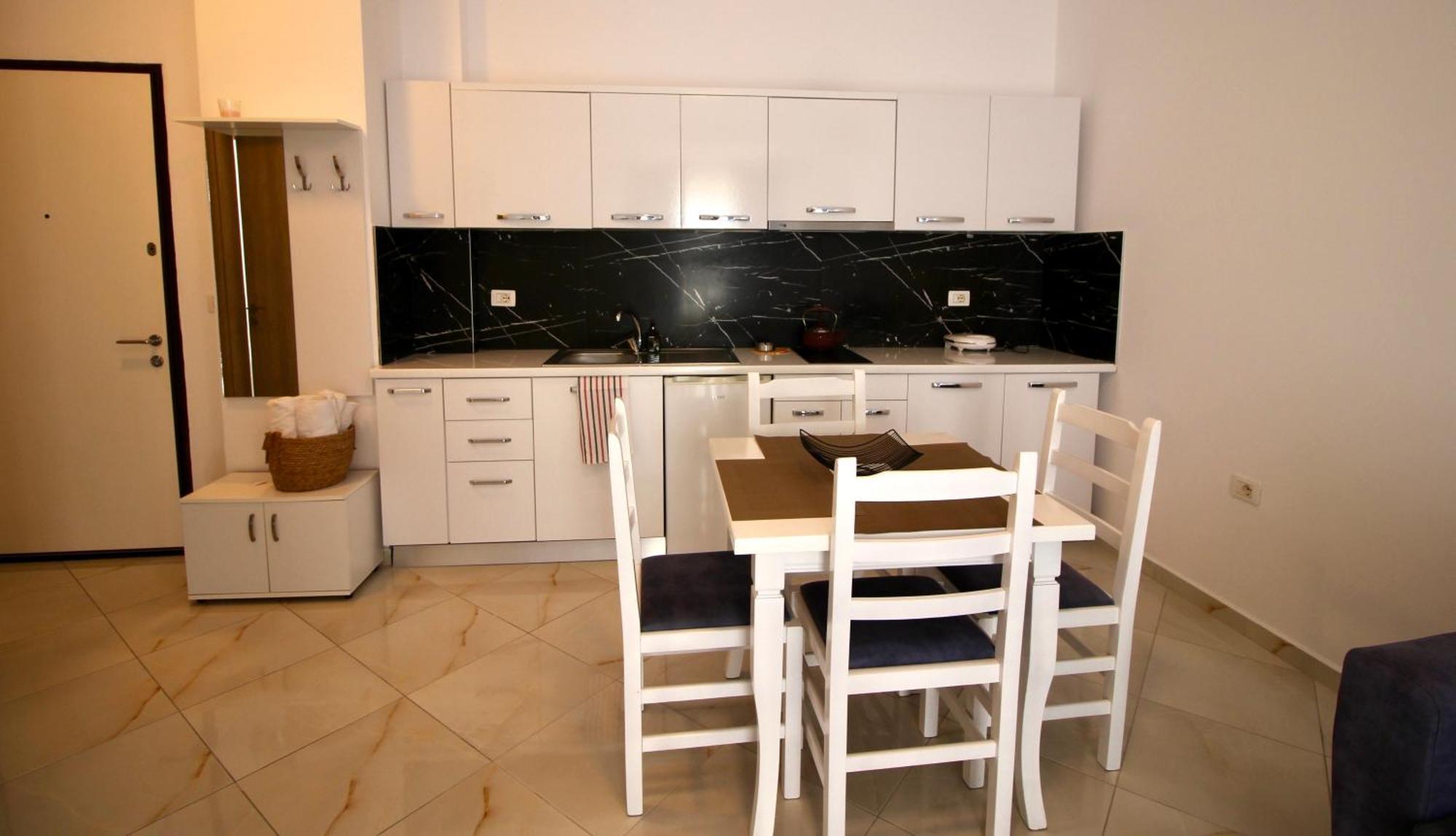 Saranda Apartaments Meta Bagian luar foto