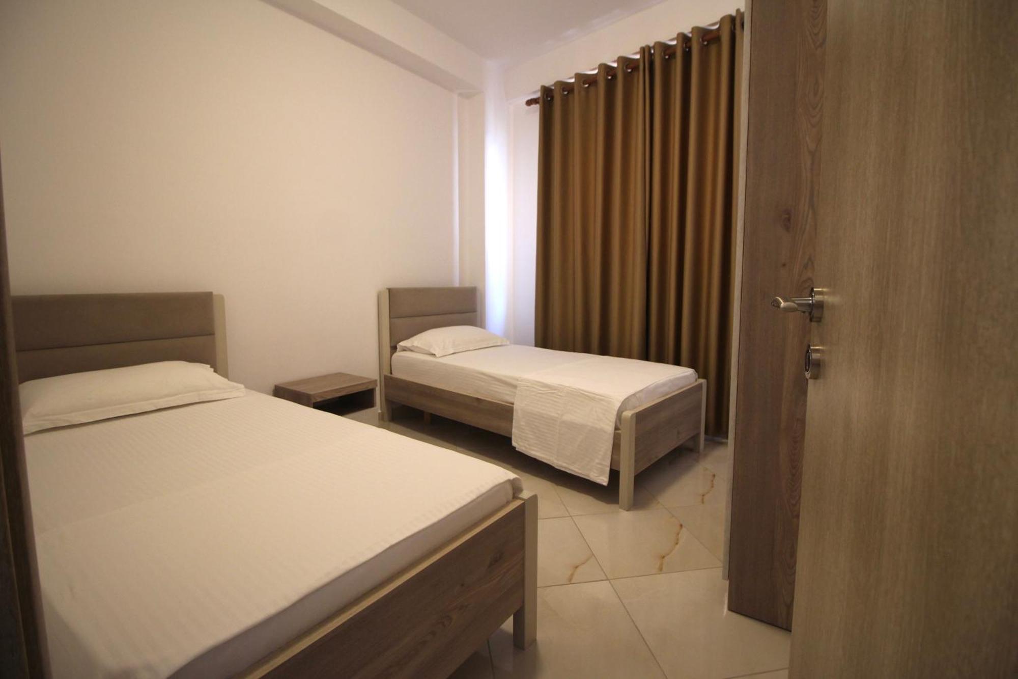 Saranda Apartaments Meta Bagian luar foto